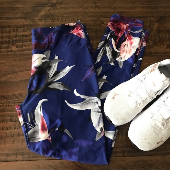 Fabletics High-Waist Powerhold Leggings Size Large - Picture 2 of 8